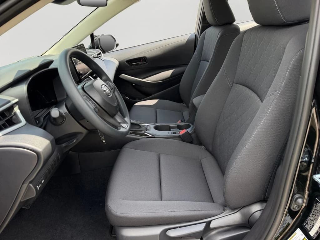 Toyota Corolla LE CVT (Natl) 2026 — side view