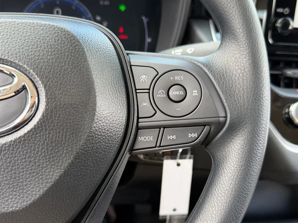 Toyota Corolla LE CVT (Natl) 2026 — side view