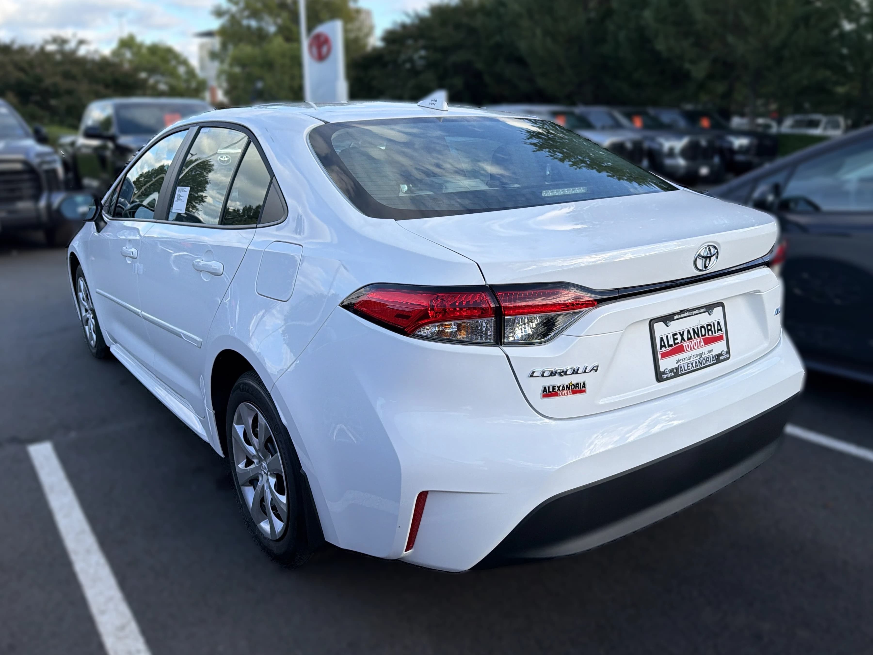 Toyota Corolla LE CVT (Natl) 2027 — side view