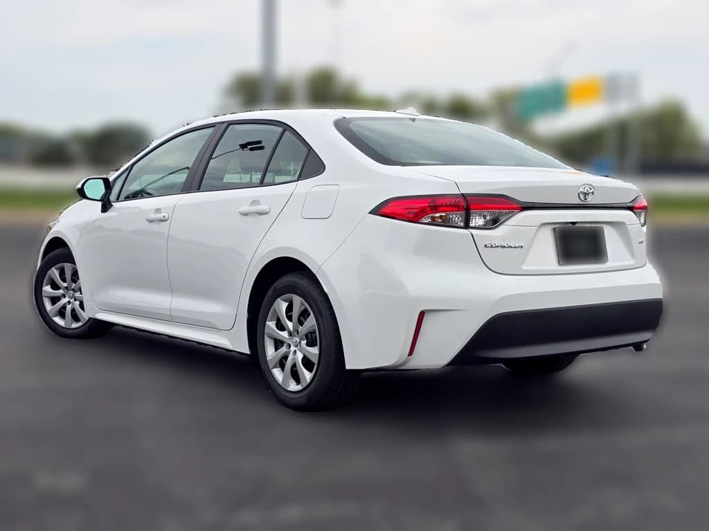Toyota Corolla LE CVT (Natl) 2026 — side view