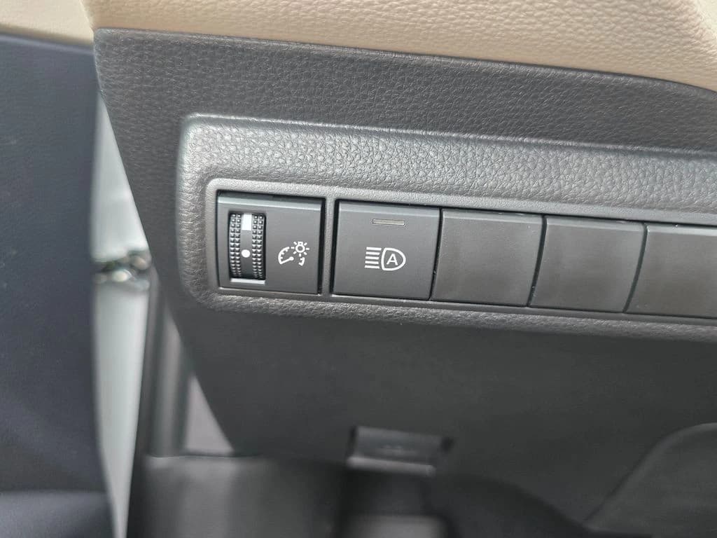 Toyota Corolla LE CVT (Natl) 2026 — side view