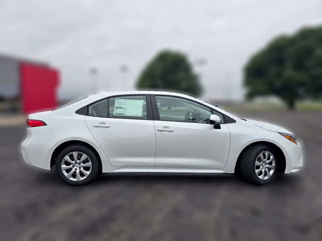 Toyota Corolla LE CVT (Natl) 2026 — side view