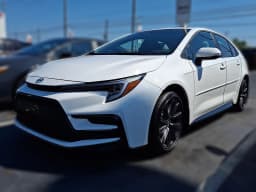 Toyota Corolla SE CVT (Natl) 2026 — side view