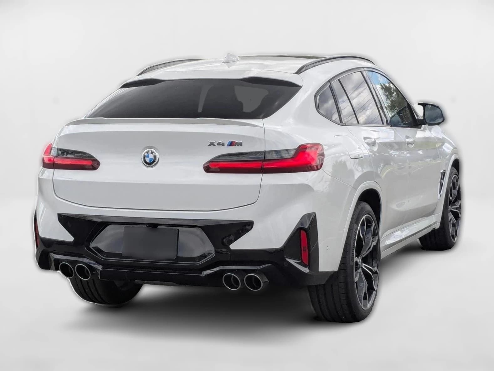 BMW X4 M Base (A8) Sports Activity Coupe 2025 — side view