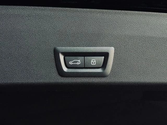 BMW XM Label Sports Activity Vehicle 2026 — side view
