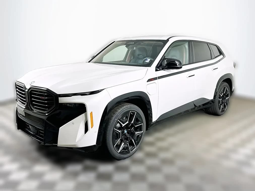 BMW XM Label Sports Activity Vehicle 2026 — side view