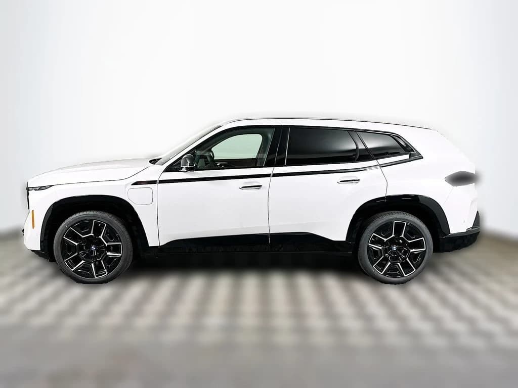 BMW XM Label Sports Activity Vehicle 2026 — side view