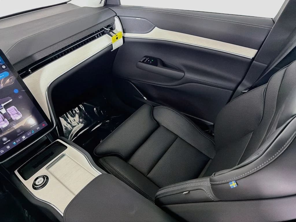 Volvo EX90 Ultra Twin Motor Performance 7-Seater 2026 — side view