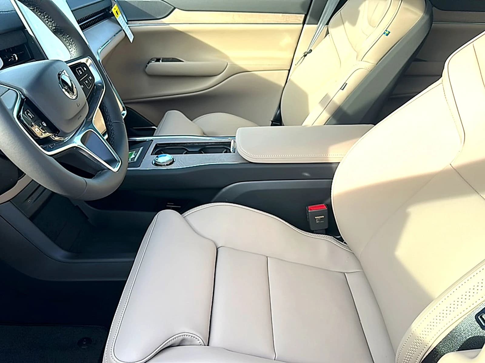 Volvo EX90 Plus Single Motor 7-Seater 2026 — side view