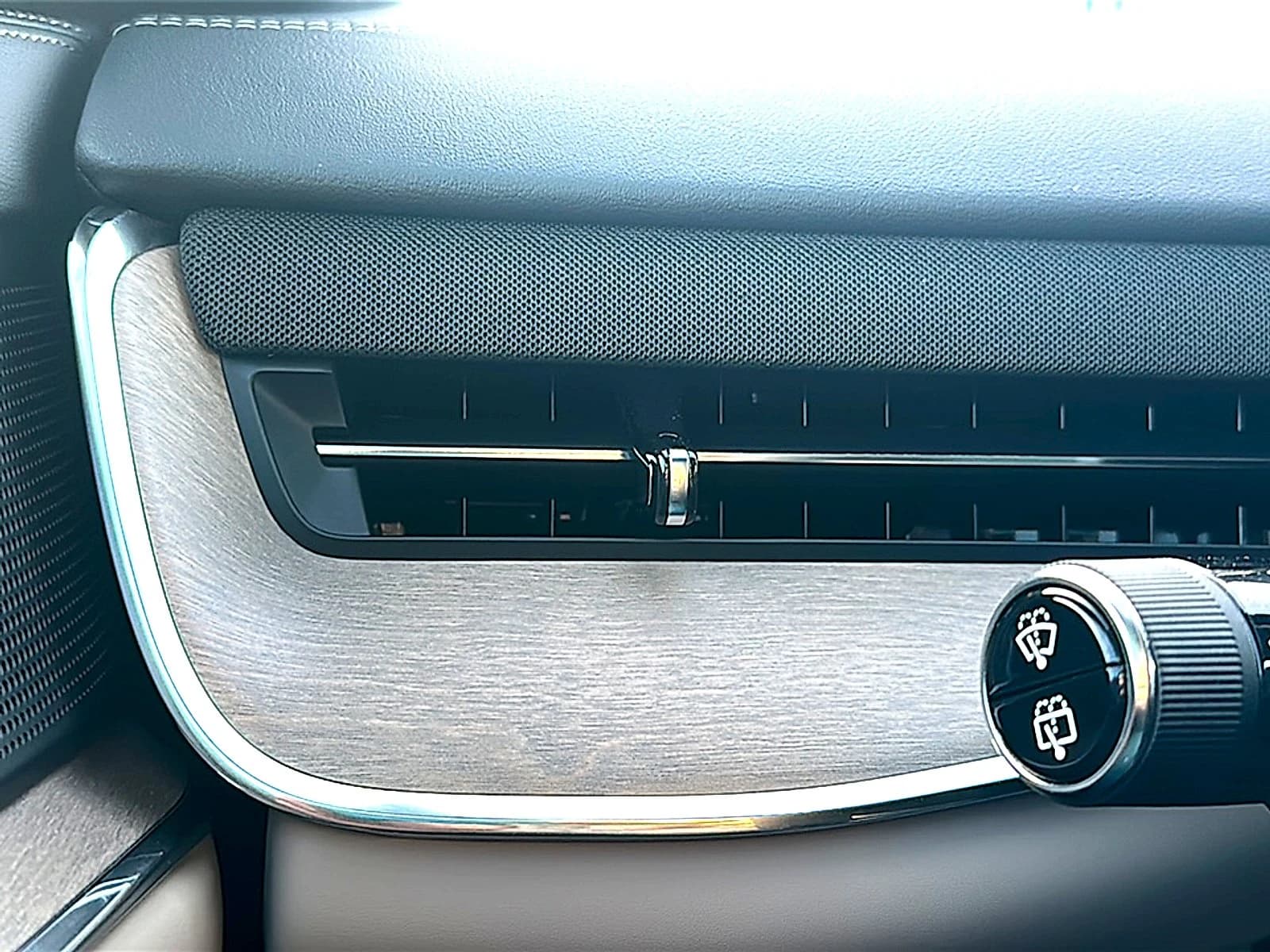 Volvo EX90 Plus Single Motor 7-Seater 2026 — side view