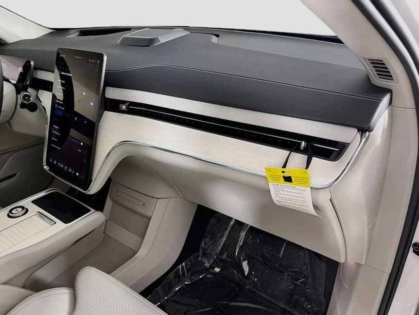 Volvo EX90 Plus Single Motor 7-Seater 2026 — side view