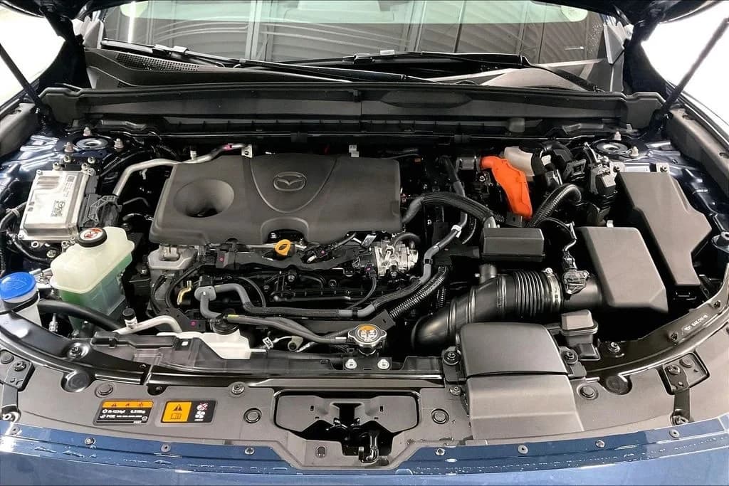 Mazda CX-50 Hybrid Preferred AWD 2026 — side view