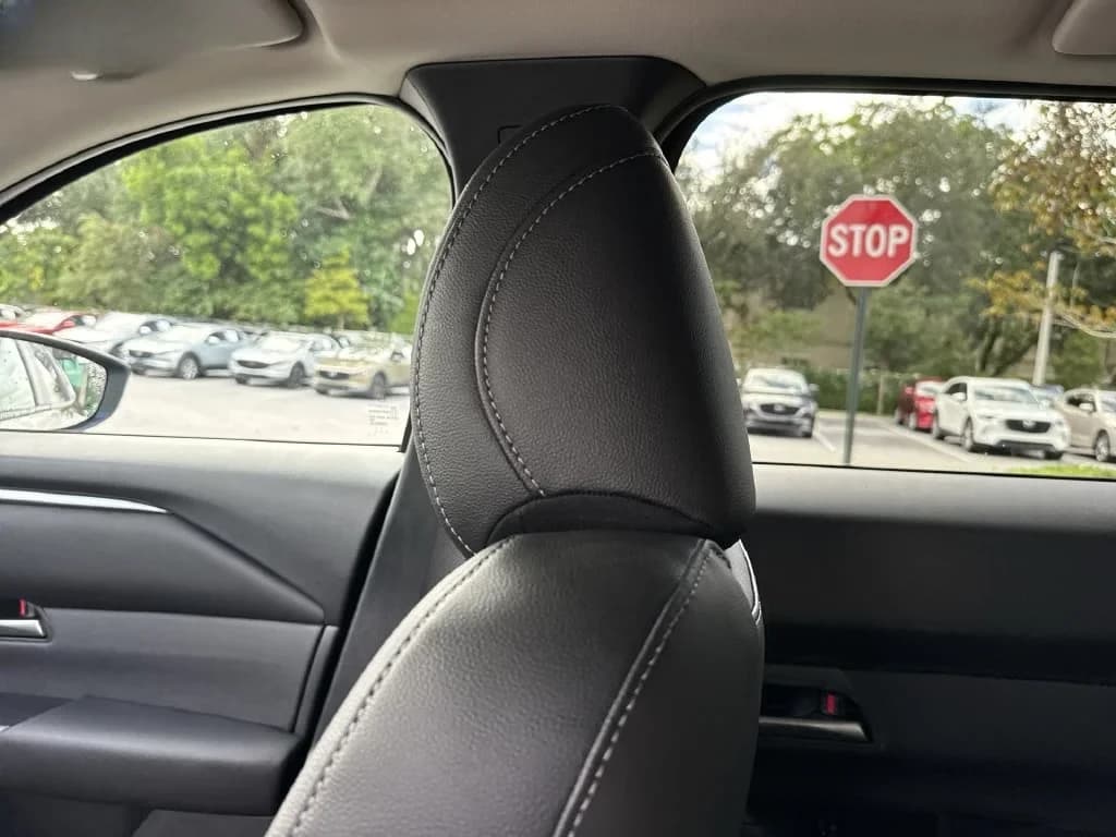 Mazda CX-50 Hybrid Preferred AWD 2026 — side view