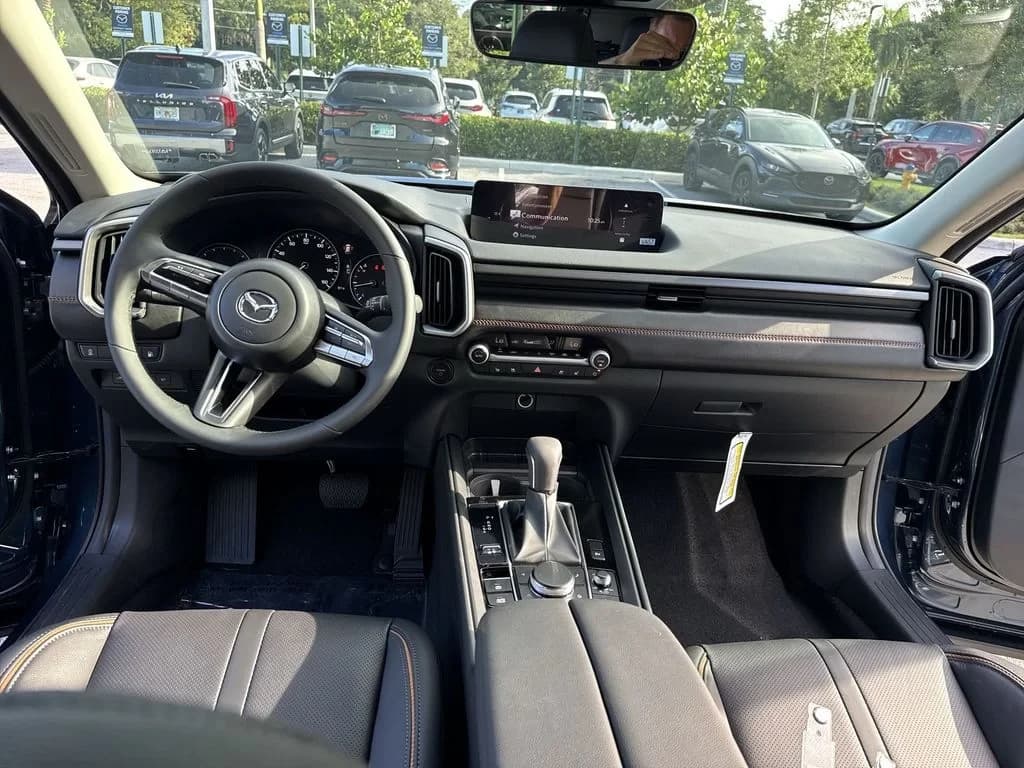 Mazda CX-50 Hybrid Premium AWD 2026 — side view