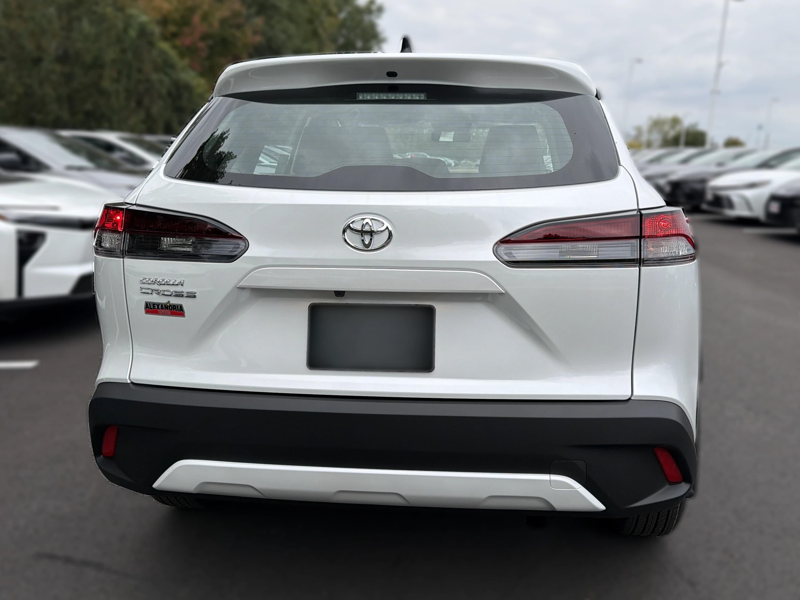 Toyota Corolla Cross L 2WD (Natl) 2026 — side view