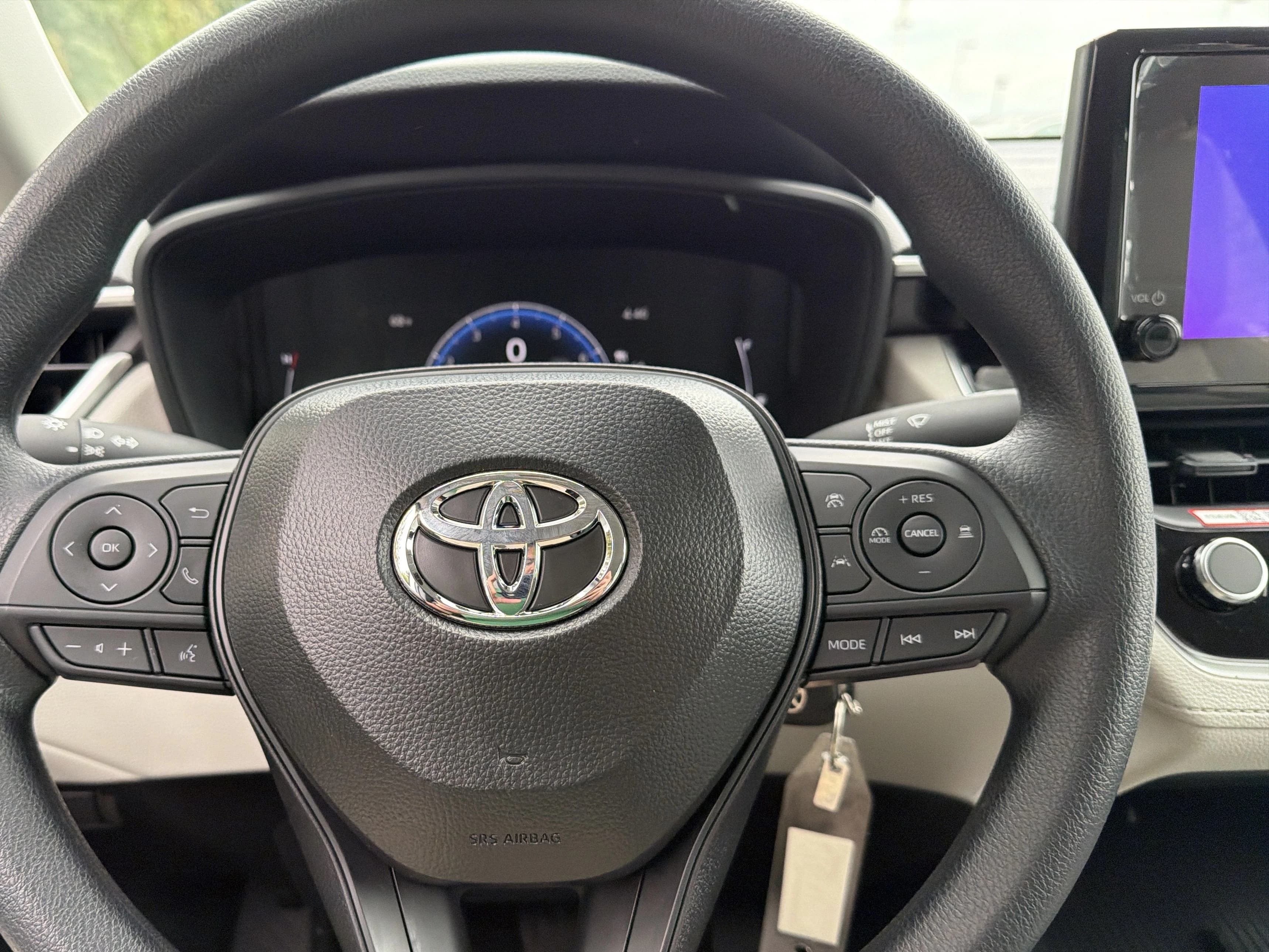 Toyota Corolla Cross L 2WD (Natl) 2026 — side view