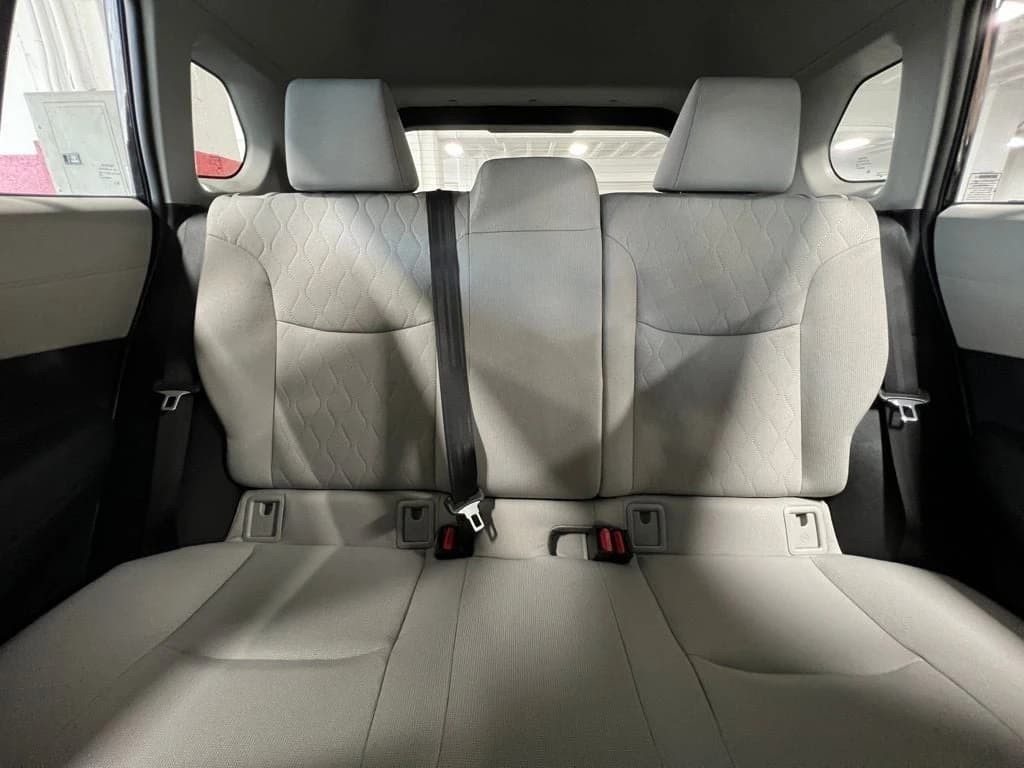 Toyota Corolla Cross L 2WD (Natl) 2026 — side view