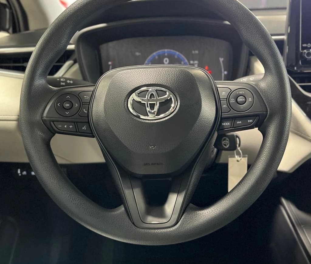 Toyota Corolla Cross L 2WD (Natl) 2026 — side view