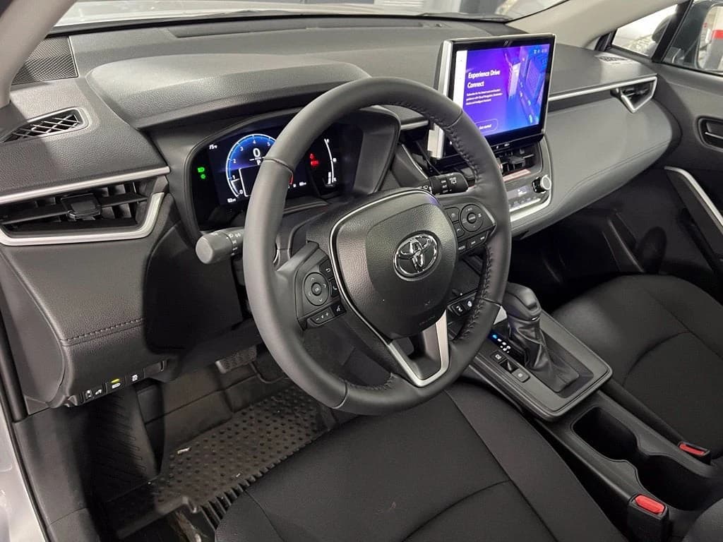 Toyota Corolla Cross LE 4WD (Natl) 2026 — side view