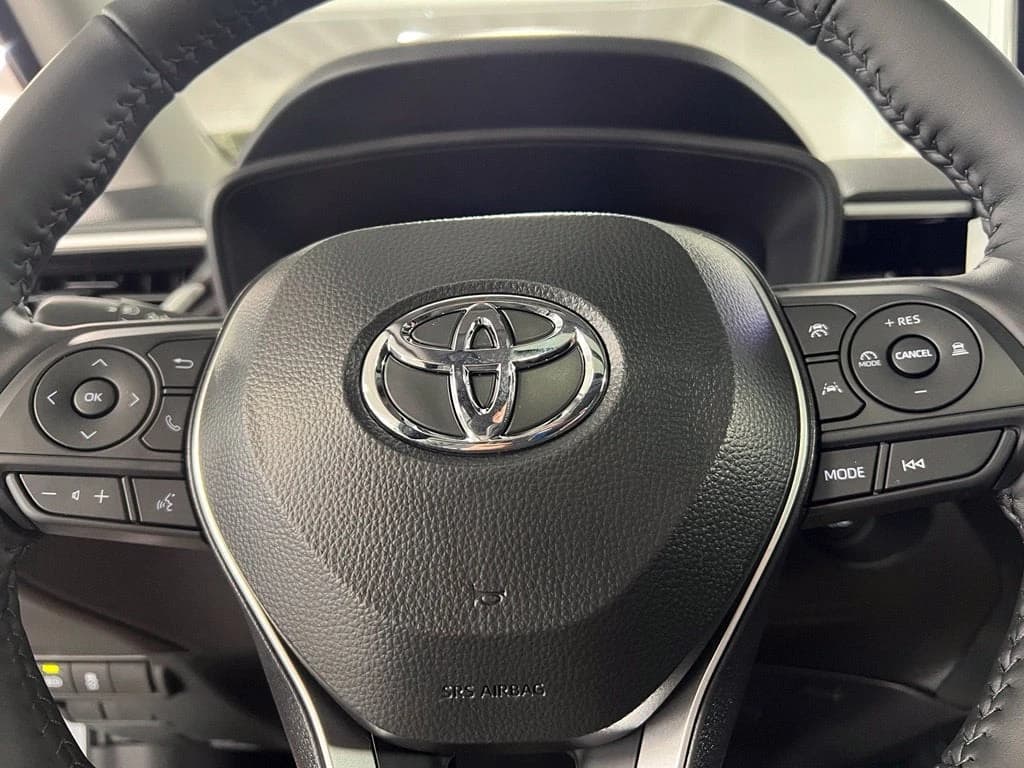 Toyota Corolla Cross LE 4WD (Natl) 2026 — side view