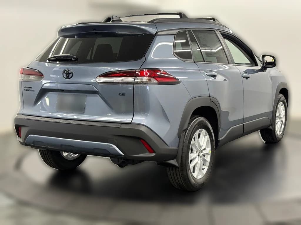 Toyota Corolla Cross LE 2WD (Natl) 2026 — side view