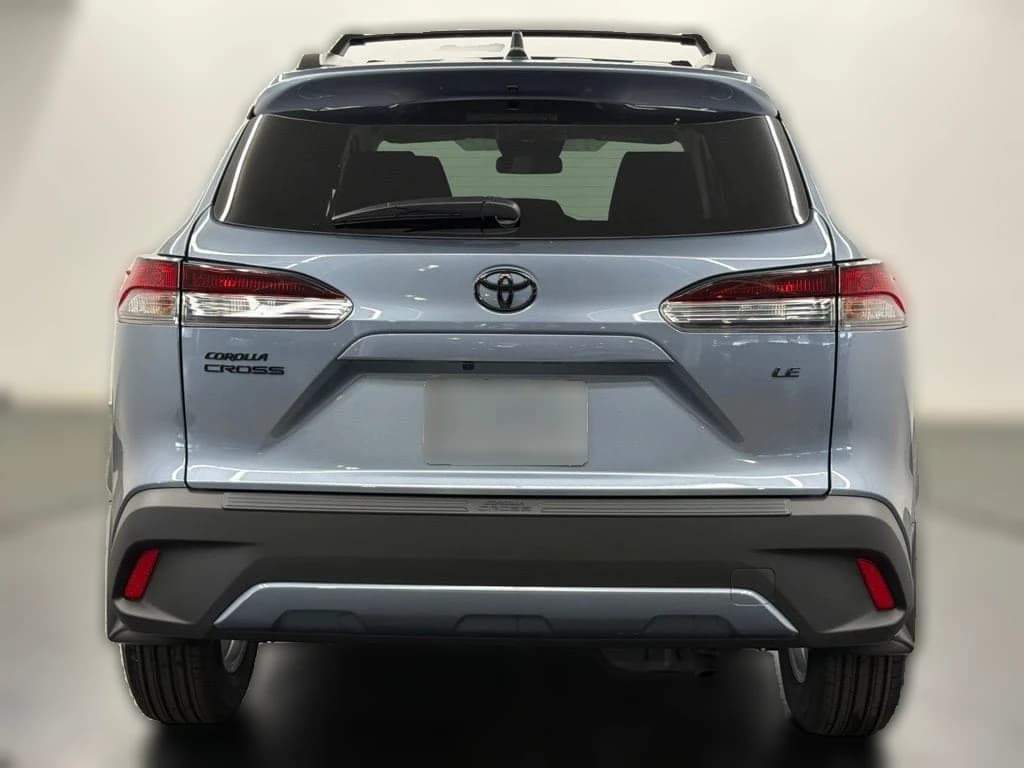 Toyota Corolla Cross LE 2WD (Natl) 2026 — side view