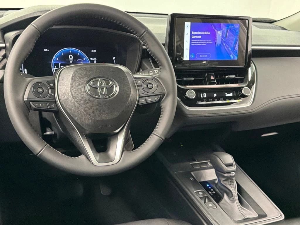 Toyota Corolla Cross LE 2WD (Natl) 2026 — side view