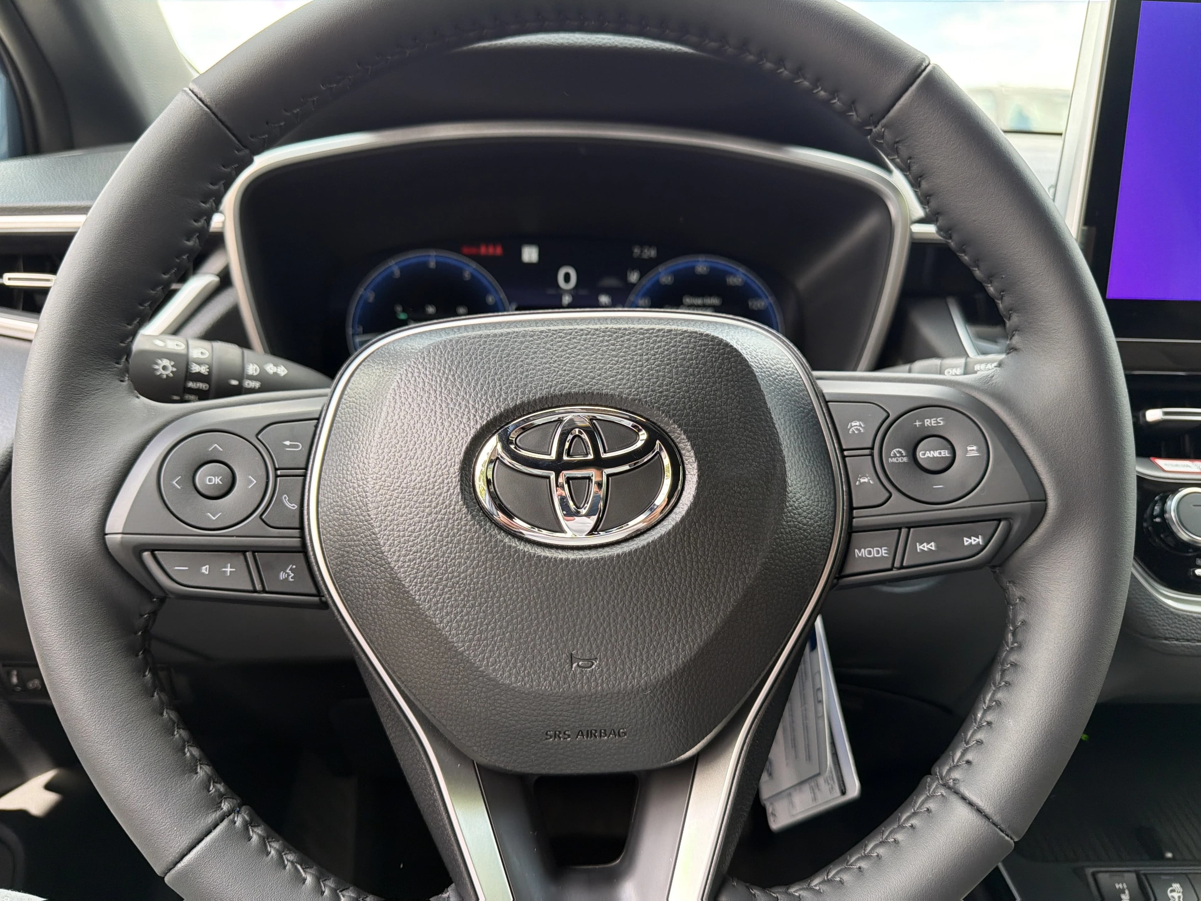 Toyota Corolla Cross XLE 4WD (Natl) 2026 — side view