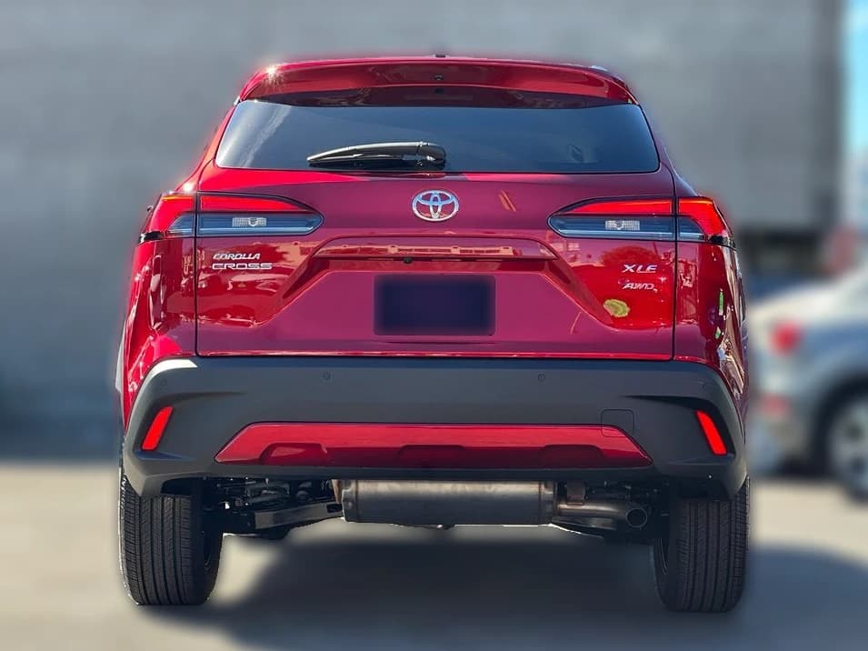 Toyota Corolla Cross XLE 4WD (Natl) 2026 — side view