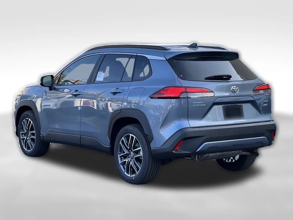 Toyota Corolla Cross XLE 4WD (Natl) 2026 — side view