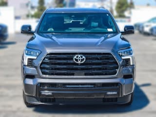 Toyota Sequoia Limited 4WD (Natl)