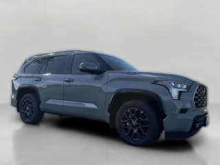 Toyota Sequoia Platinum 4WD (Natl)