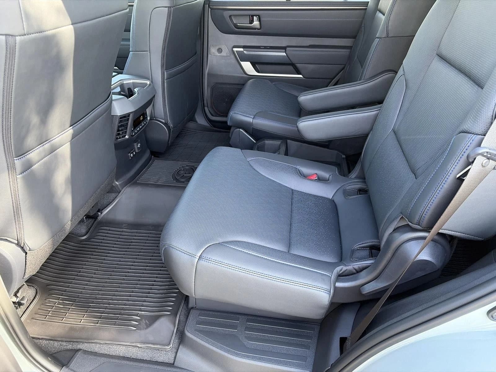 Toyota Sequoia Platinum 4WD (Natl) 2026 — side view