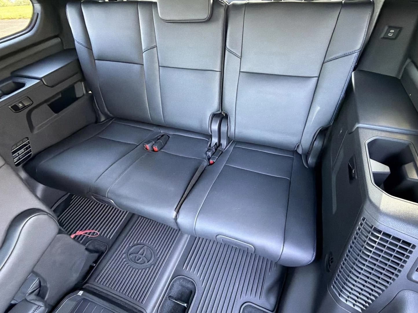 Toyota Sequoia Platinum 4WD (Natl) 2026 — side view