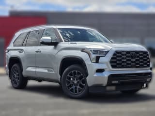 Toyota Sequoia SR5 4WD (Natl)