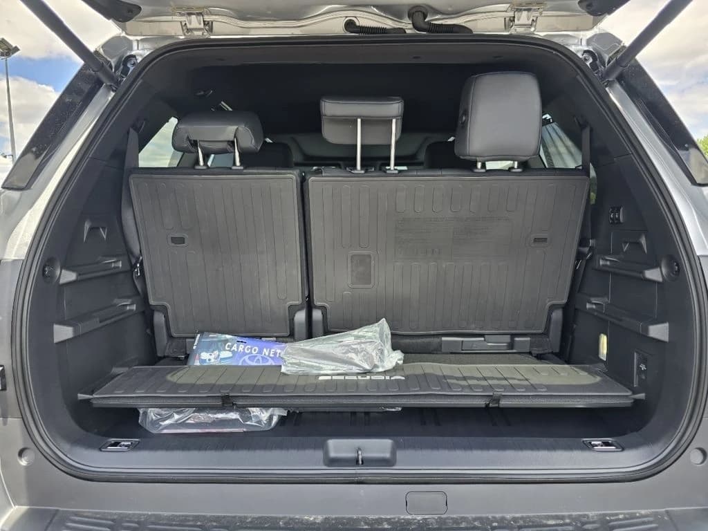 Toyota Sequoia SR5 4WD (Natl) 2026 — side view