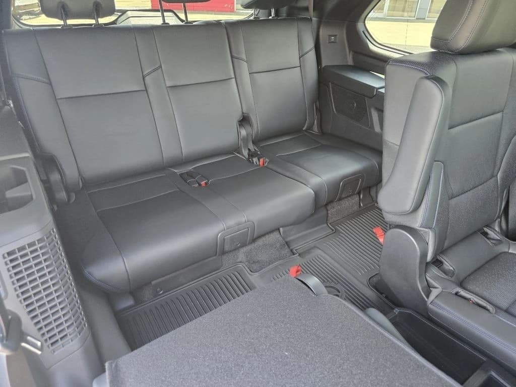 Toyota Sequoia SR5 4WD (Natl) 2026 — side view