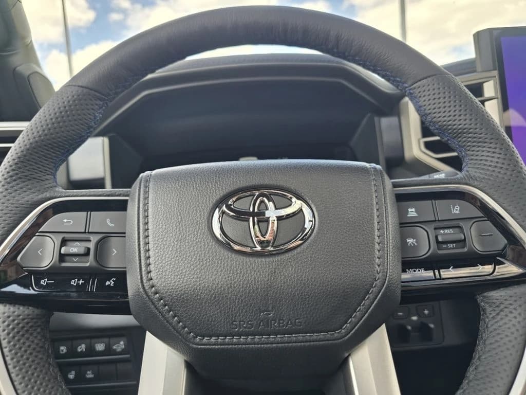 Toyota Sequoia SR5 4WD (Natl) 2026 — side view