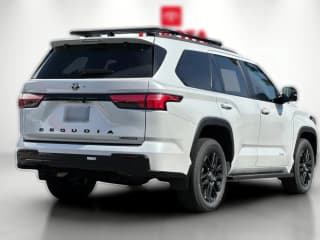 Toyota Sequoia Limited 4WD (Natl)