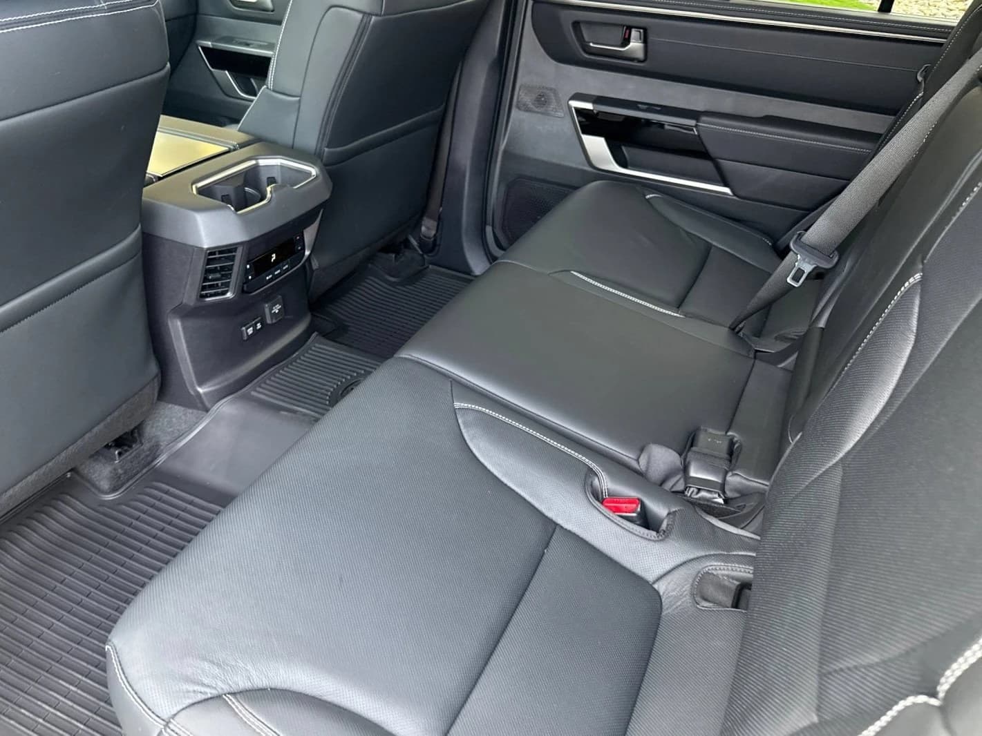 Toyota Sequoia Limited 4WD (Natl) 2026 — side view