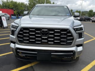 Toyota Sequoia Platinum 4WD (Natl)