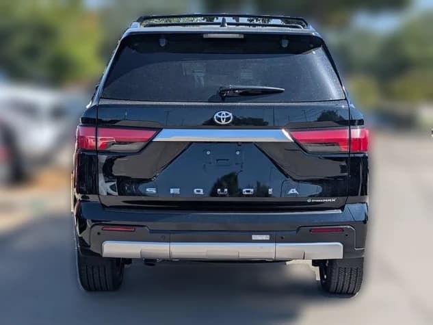 Toyota Sequoia Capstone 4WD (Natl) 2026 — side view