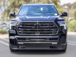 Toyota Sequoia Limited 4WD (Natl)