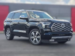 Toyota Sequoia Capstone 4WD (Natl)