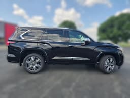 Toyota Sequoia Capstone 4WD (Natl) 2026 — side view