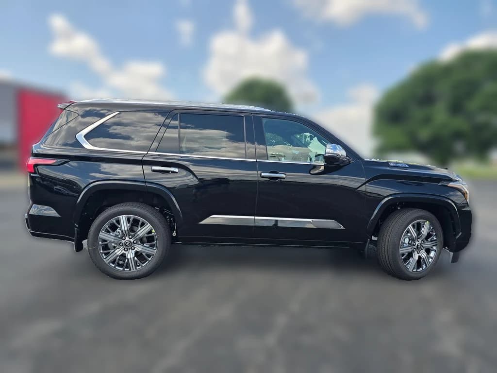 Toyota Sequoia Capstone 4WD (Natl) 2026 — side view