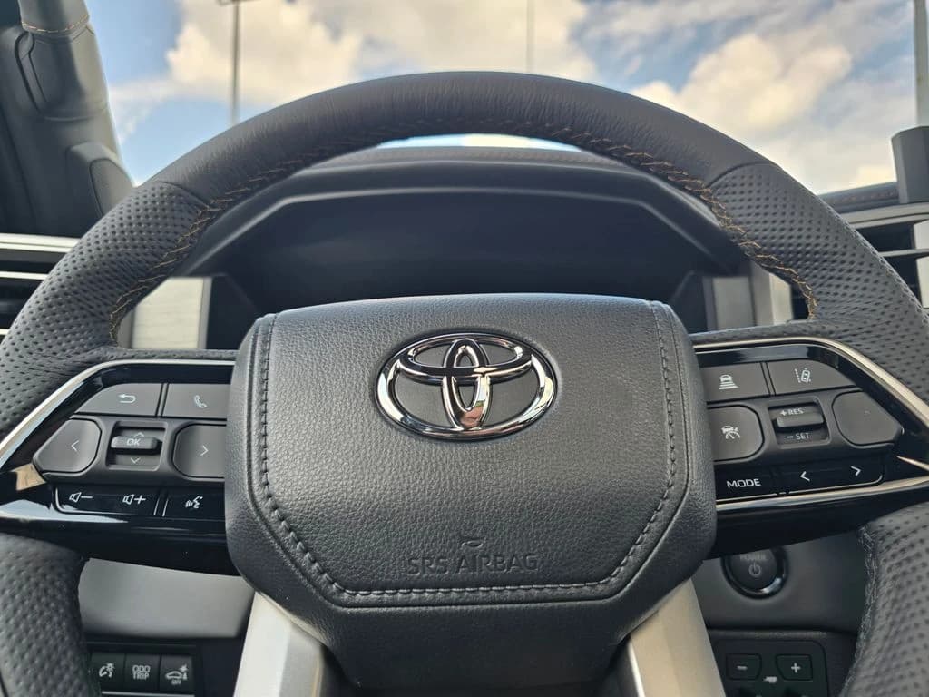 Toyota Sequoia Capstone 4WD (Natl) 2026 — side view