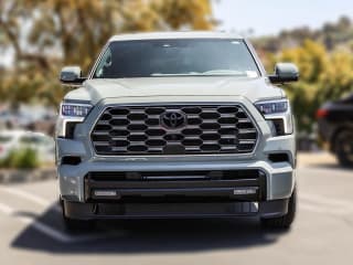 Toyota Sequoia Platinum 4WD (Natl)