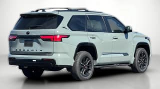Toyota Sequoia Platinum 4WD (Natl)