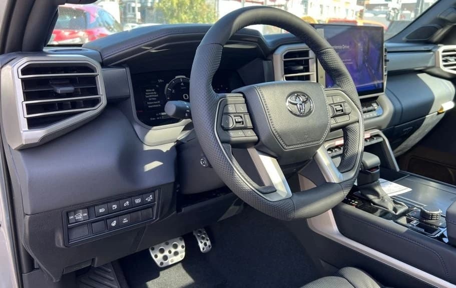 Toyota Sequoia Platinum 4WD (Natl) 2026 — side view